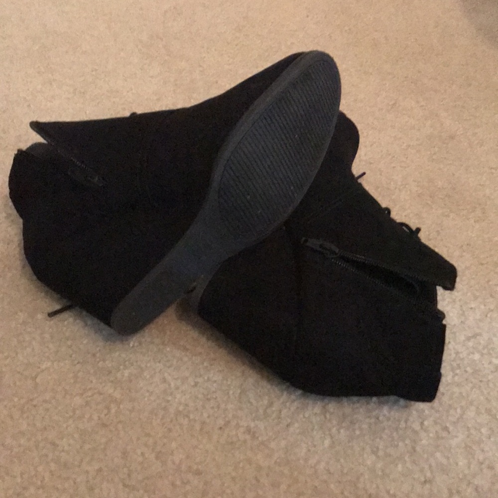 Universal Thread back booties - Picture 3 of 4